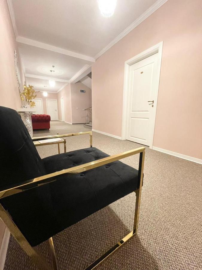 Cochet Boutique Hotel Târgu Jiu Екстериор снимка