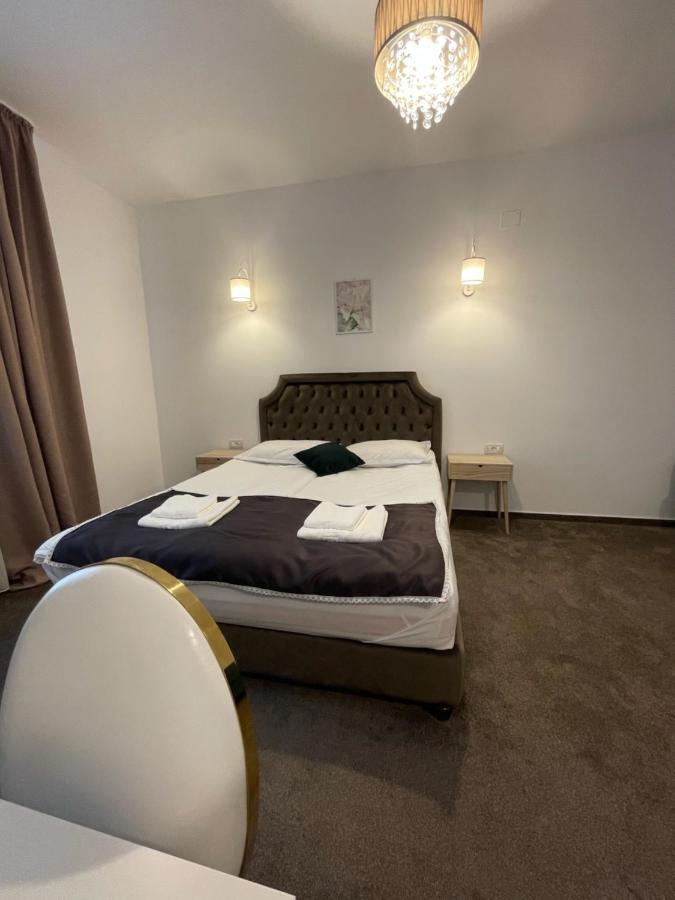 Cochet Boutique Hotel Târgu Jiu Екстериор снимка