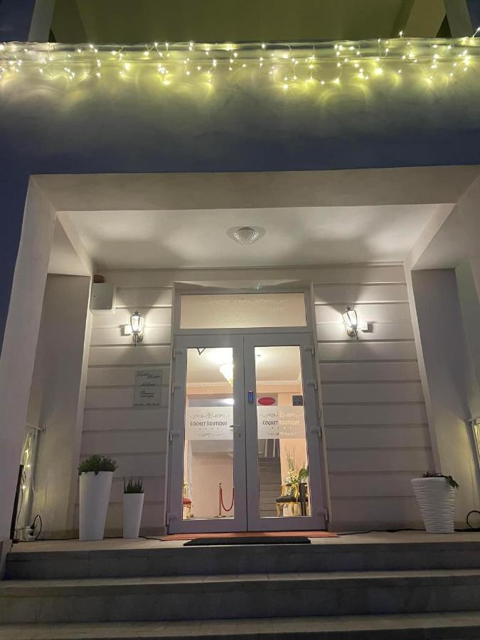 Cochet Boutique Hotel Târgu Jiu Екстериор снимка