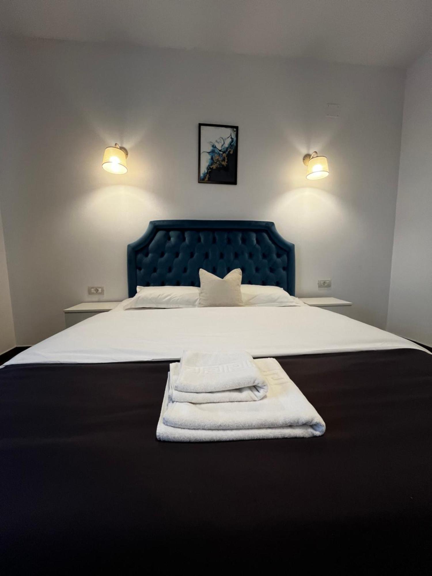 Cochet Boutique Hotel Târgu Jiu Екстериор снимка