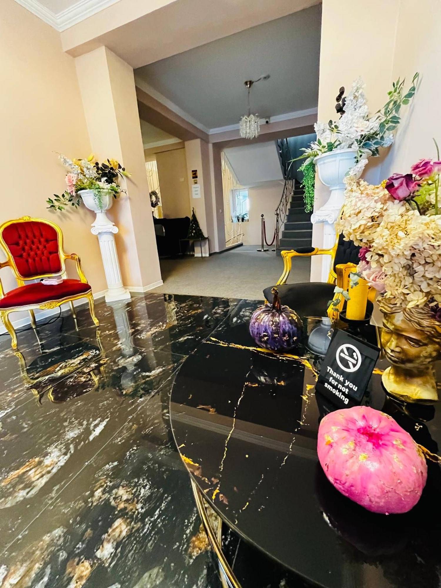 Cochet Boutique Hotel Târgu Jiu Екстериор снимка