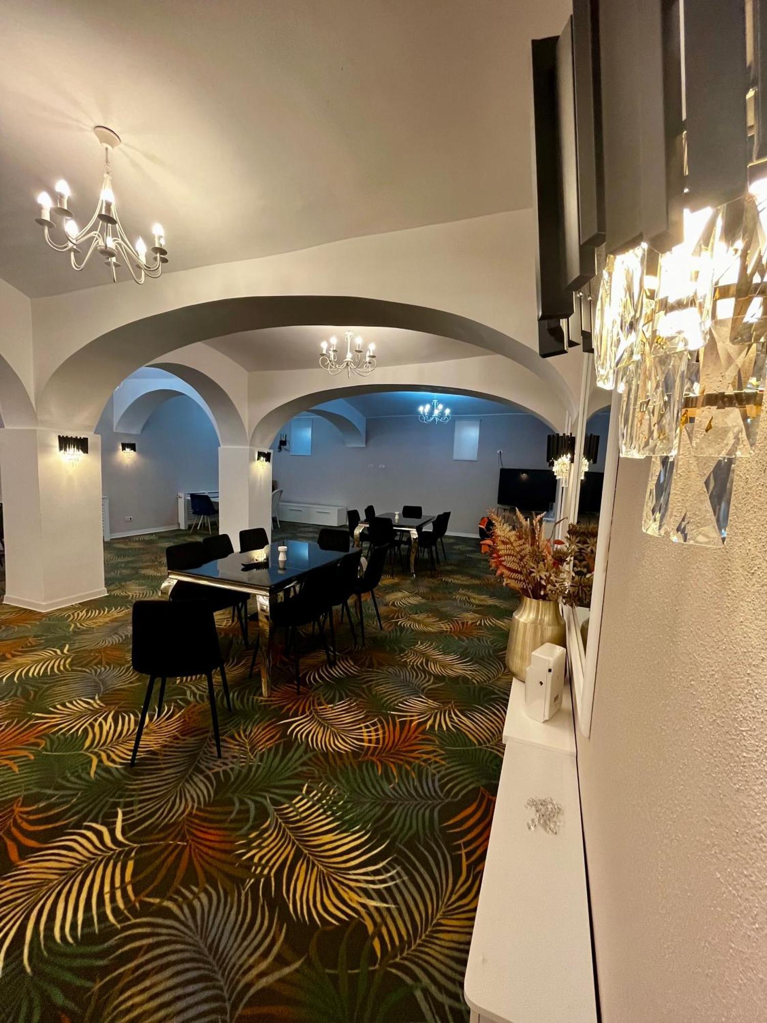 Cochet Boutique Hotel Târgu Jiu Екстериор снимка